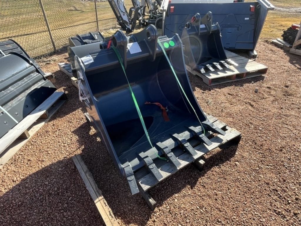 2024 Develon Excavator Bucket Equipment Image0