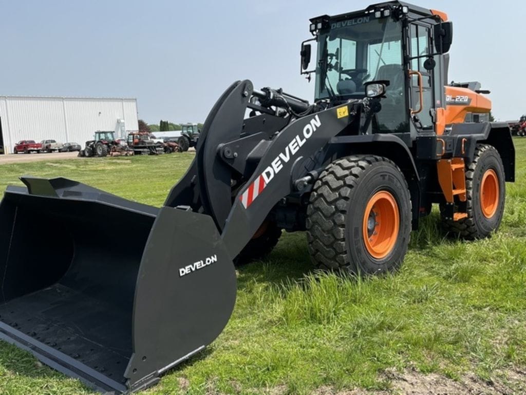 2025 Develon DL220-7 Equipment Image0