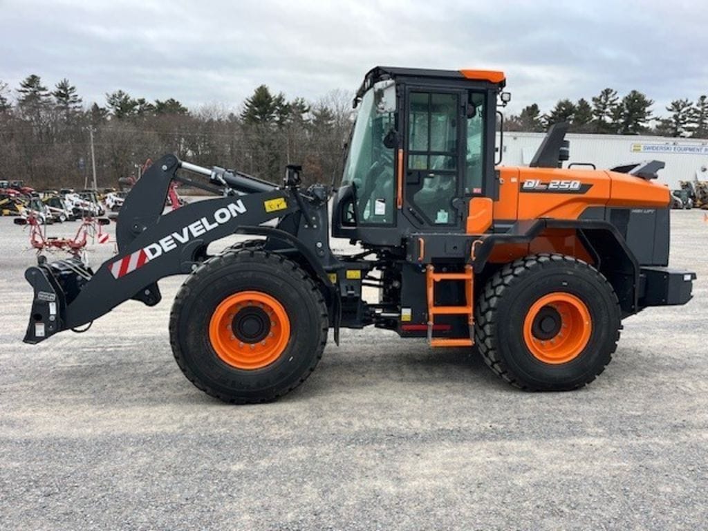 2024 Develon DL250-7 Equipment Image0
