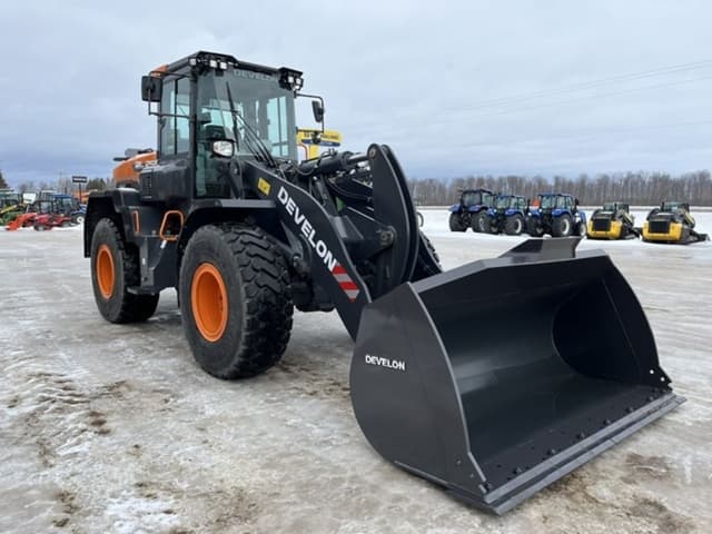 Image of Develon DL250-7 equipment image 4