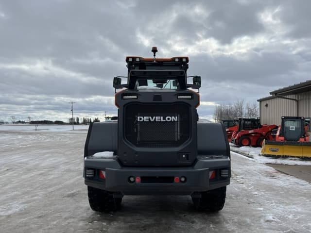 Image of Develon DL250-7 equipment image 3