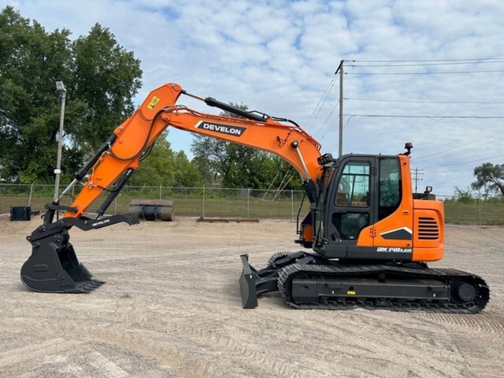 2025 Develon DX140LCR-7 Equipment Image0