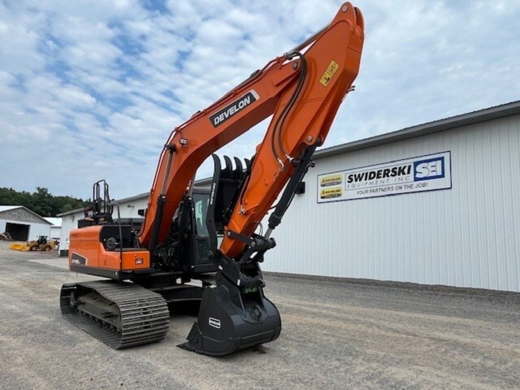 2024 Develon DX180LC-5 Image