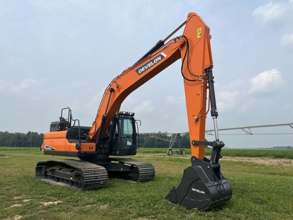 2025 Develon DX225LC-7 Equipment Image0