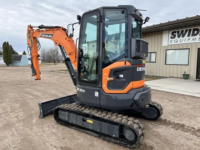 Image of Develon DX35Z-7 equipment image 3