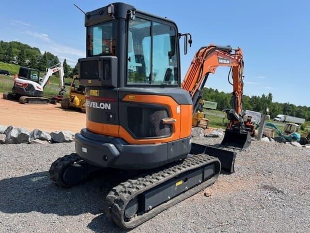Image of Develon DX35Z-7 equipment image 3