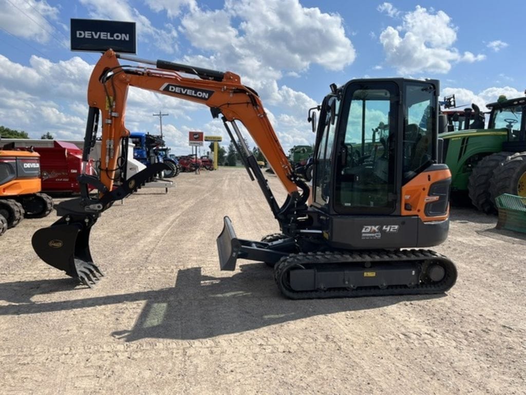 2025 Develon DX42-7 Equipment Image0