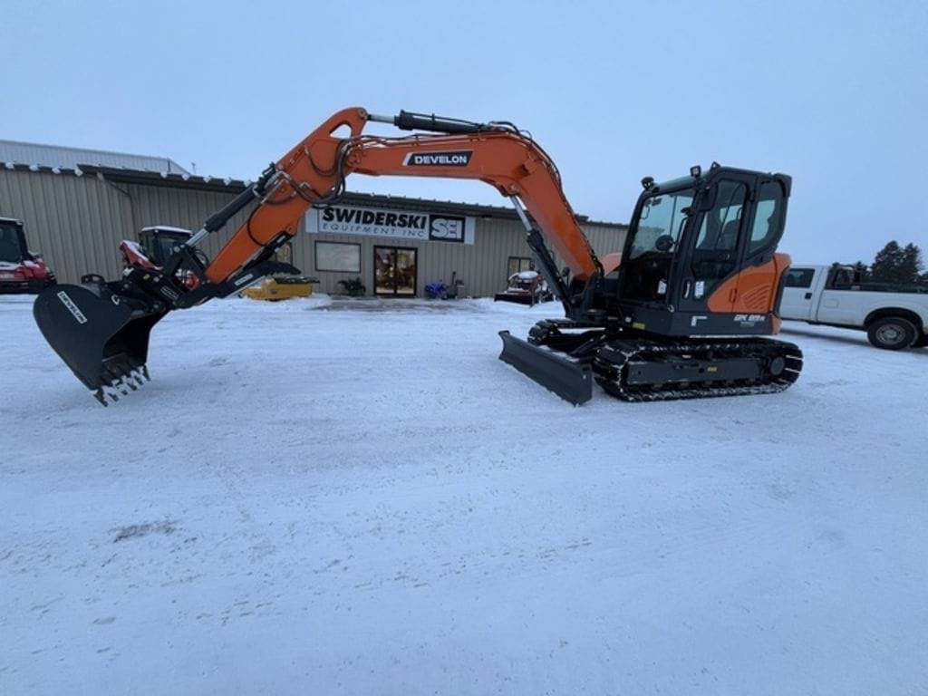 2025 Develon DX89R-7 Equipment Image0