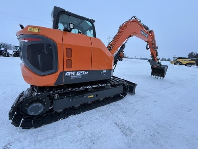 Image of Develon DX89R-7 equipment image 2