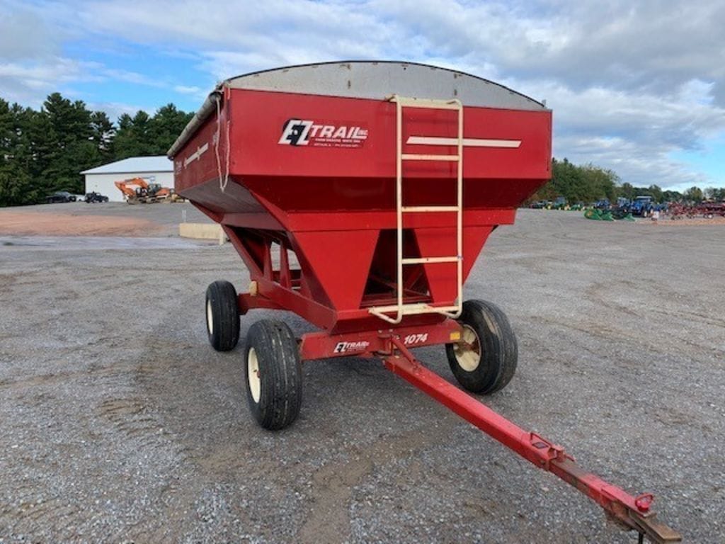 Main image E-Z Trail 3400