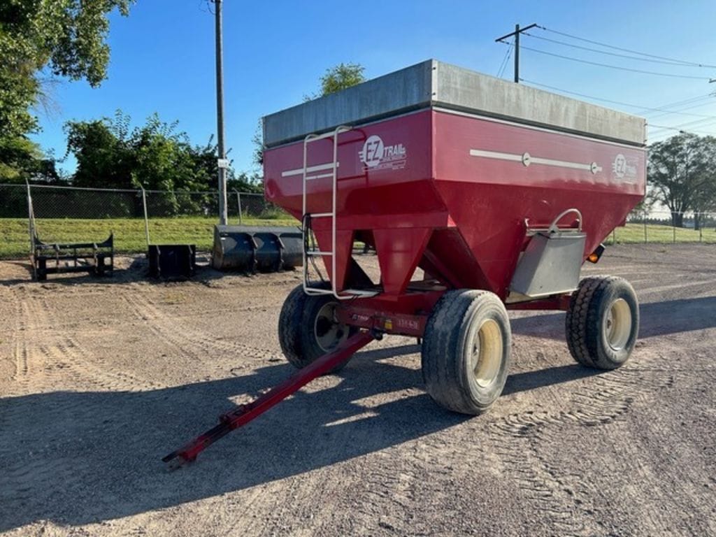 E-Z Trail 3400 Equipment Image0