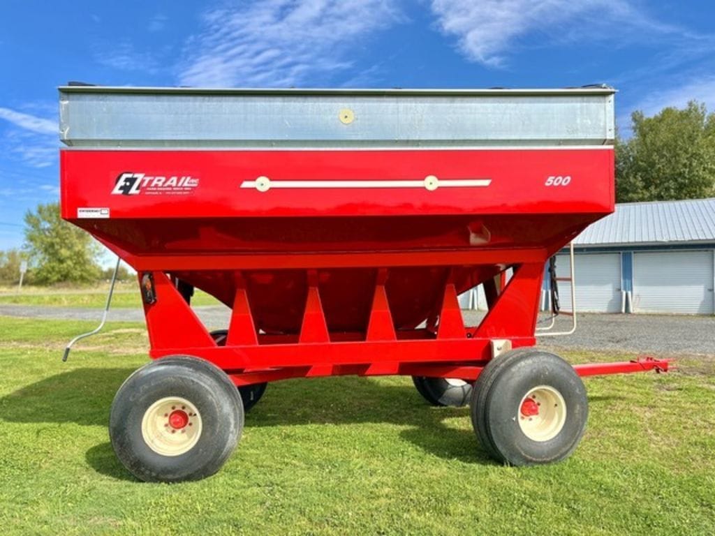 2025 E-Z Trail 500 Equipment Image0