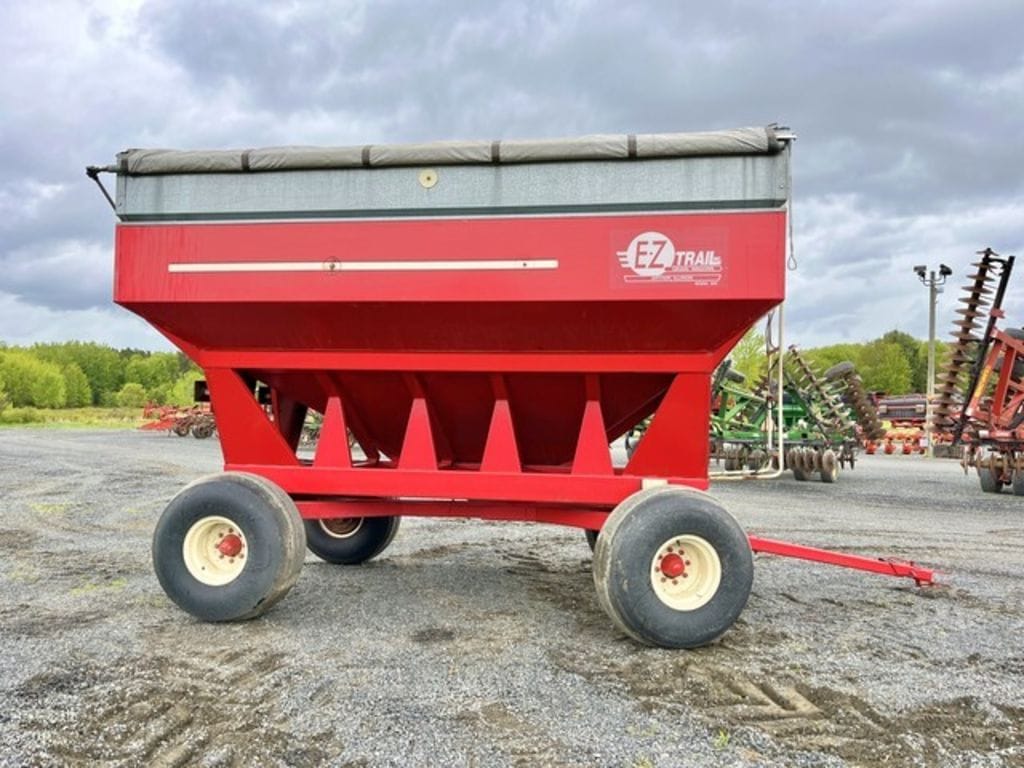 2008 E-Z Trail 500 Equipment Image0