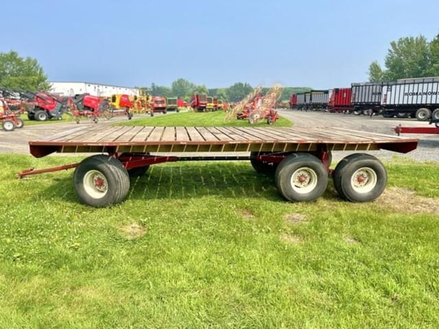 Image of E-Z Trail Bale Wagon equipment image 3