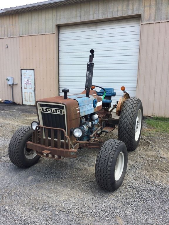 Ford 2600 Equipment Image0