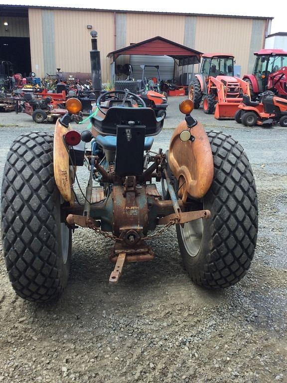Image of Ford 2600 equipment image 2