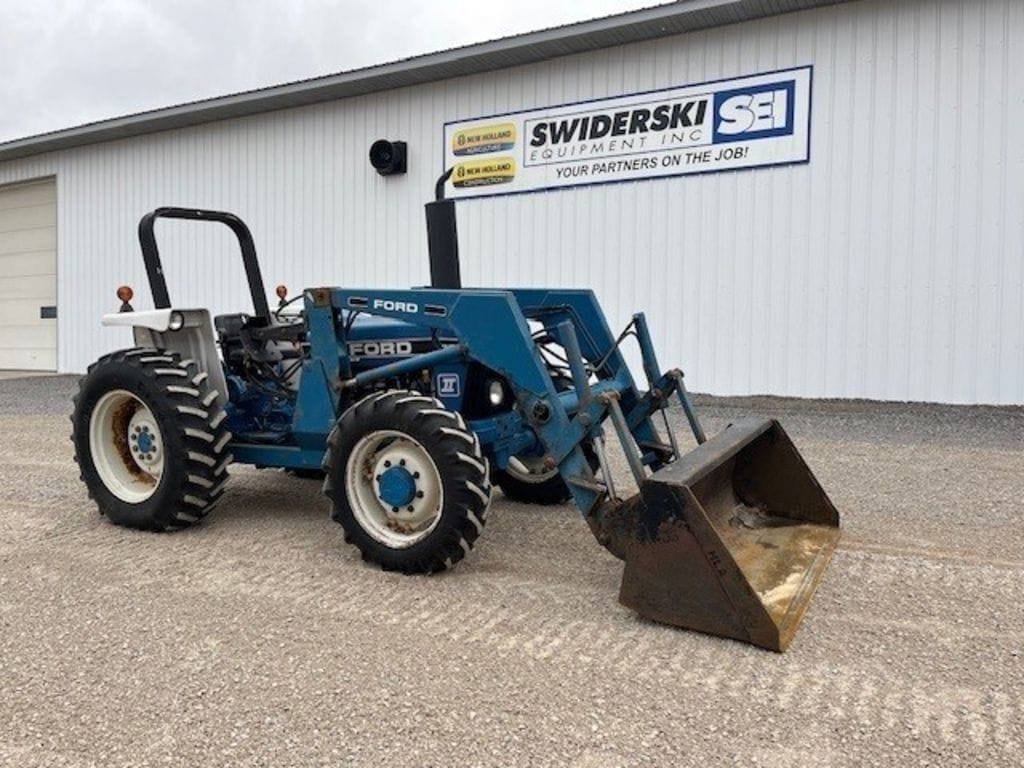 Ford 3930 Equipment Image0