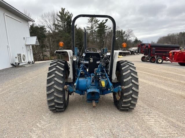 Image of Ford 3930 equipment image 3