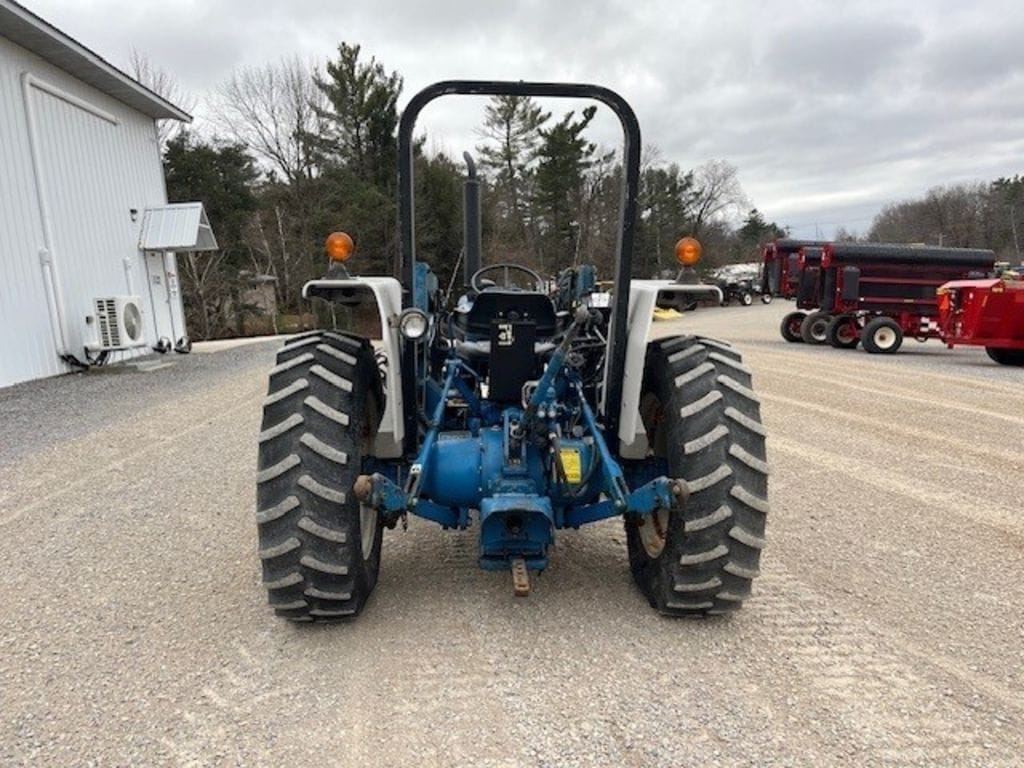 Ford 3930 Equipment Image0