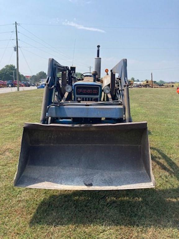 Image of Ford 4000 equipment image 3