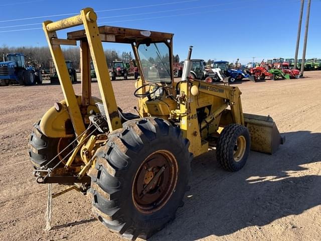 Image of Ford 445 equipment image 4