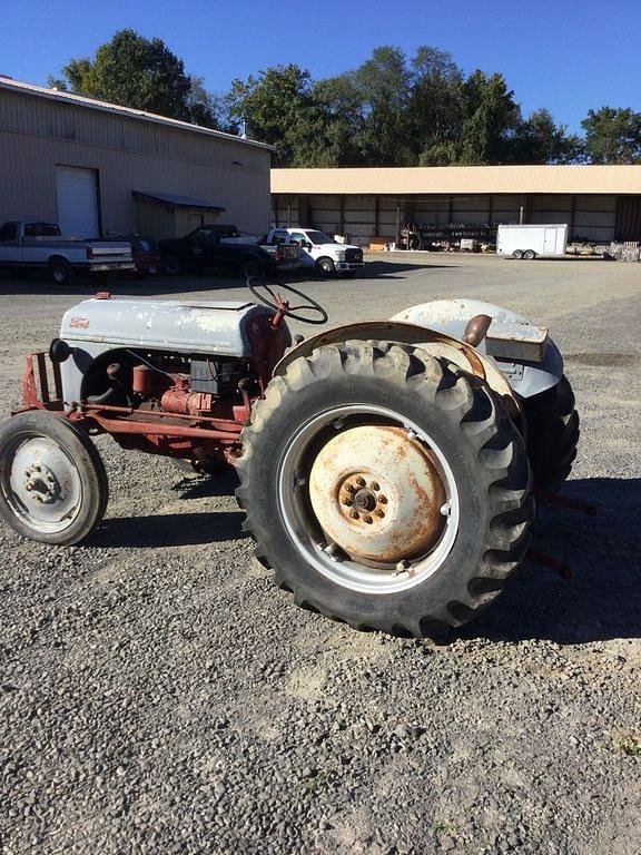 Image of Ford 8N equipment image 2