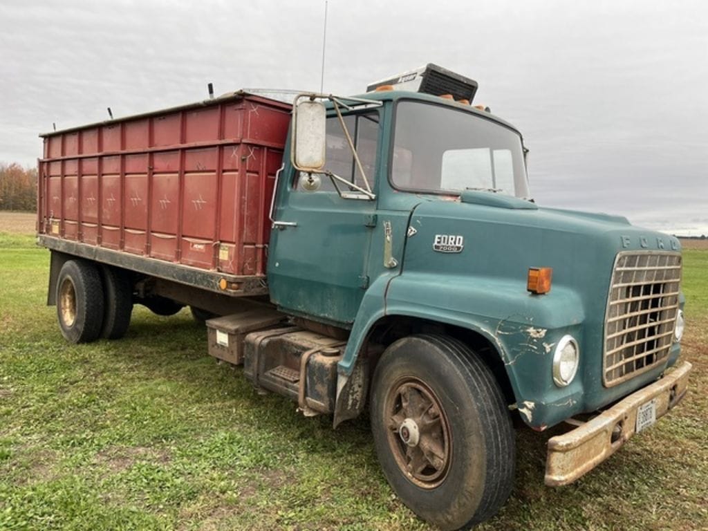 Ford Grain Truck Equipment Image0