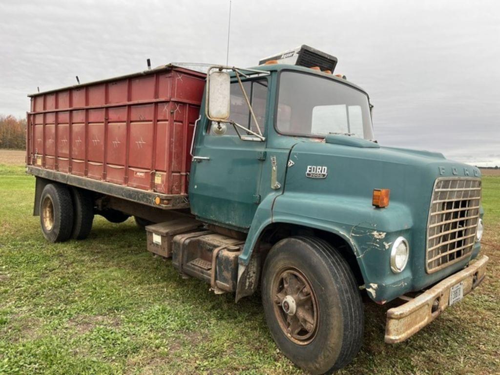 Image of Ford Grain Truck Primary image