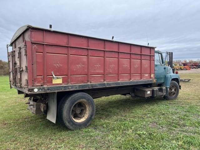 Image of Ford Grain Truck equipment image 2