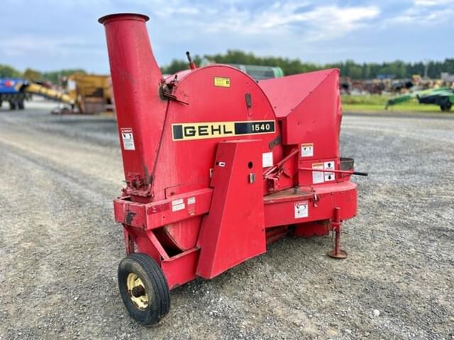 Image of Gehl 1540 equipment image 2