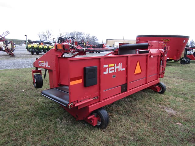 Image of Gehl 2109 equipment image 4