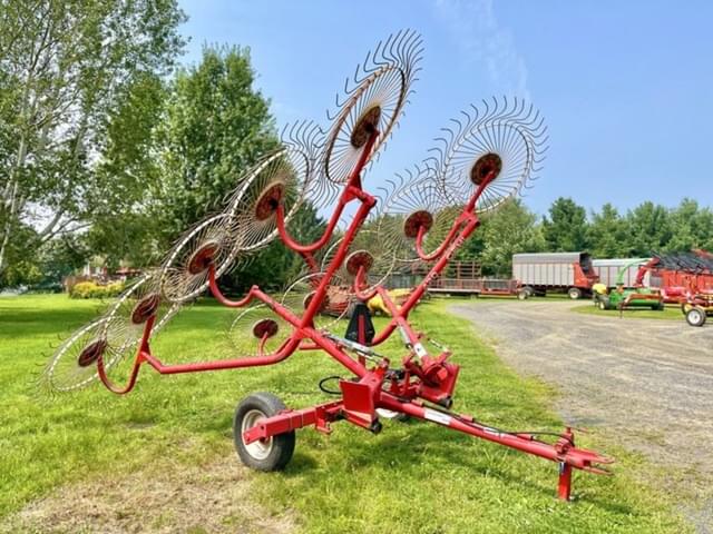 Image of Gehl 420 equipment image 1