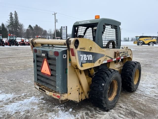 Image of Gehl 7810 equipment image 4