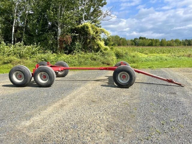 Image of Gehl G1268 equipment image 2