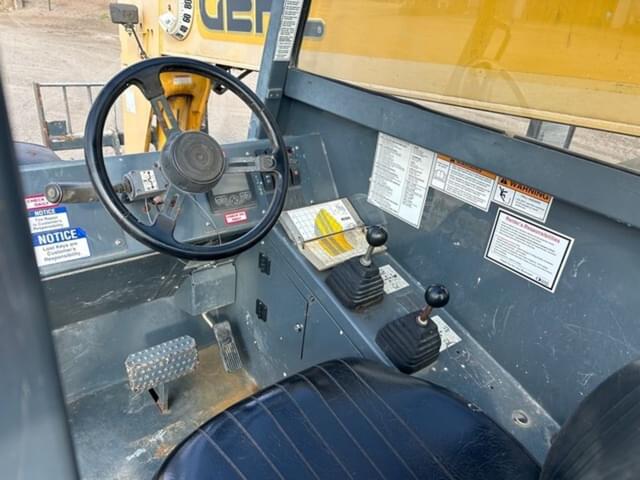 Image of Gehl RS6-42 equipment image 4