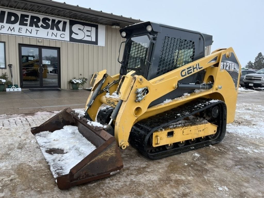 2015 Gehl RT210 Equipment Image0