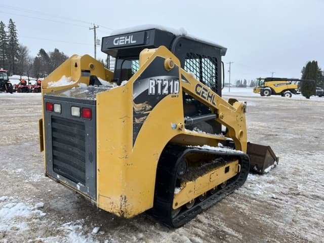 Image of Gehl RT210 equipment image 4