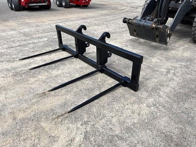 Image of GEM Bale Spear equipment image 1