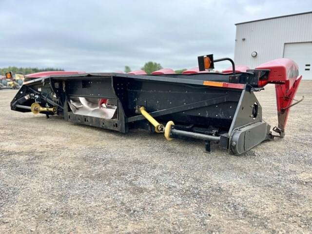Image of Gleaner 3000 equipment image 2