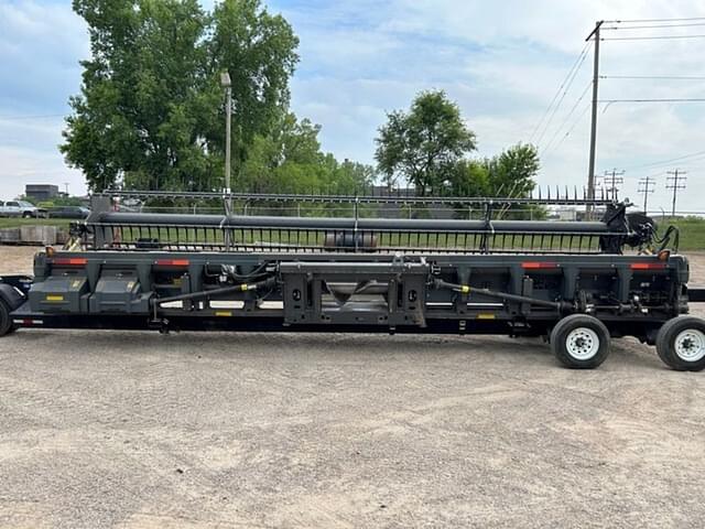 Image of Gleaner 9330 equipment image 1