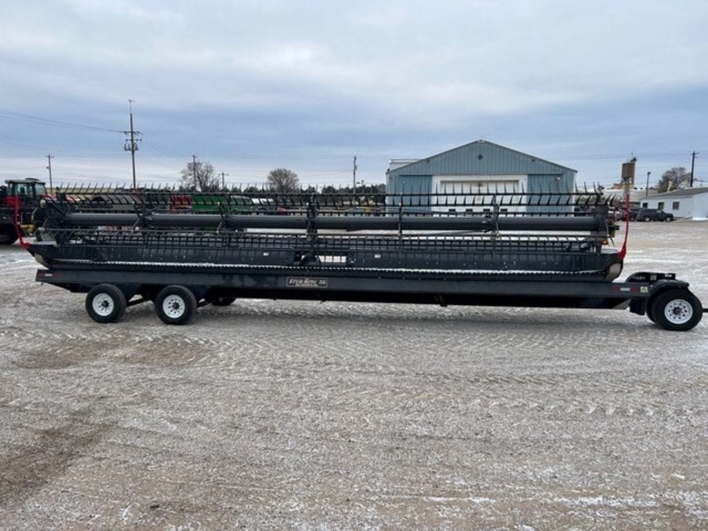 2024 Gleaner 9335 Equipment Image0