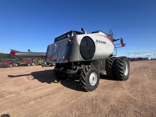 Image of Gleaner S97 equipment image 4