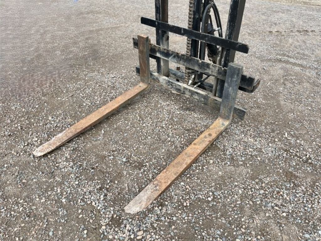 Gnuse F-40 Equipment Image0