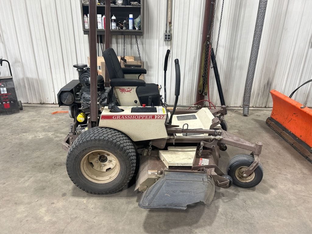 Grasshopper 227 Equipment Image0