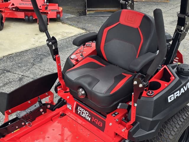 Image of Gravely Pro-Turn 148 equipment image 4
