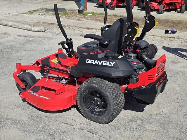 Image of Gravely Pro-Turn 160 equipment image 3