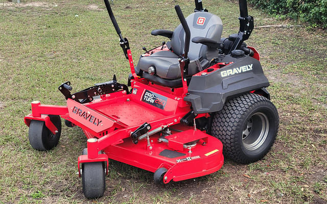 Image of Gravely Pro-Turn 260 equipment image 1