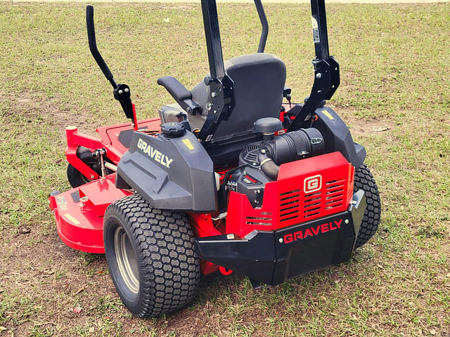 Image of Gravely Pro-Turn 260 equipment image 3