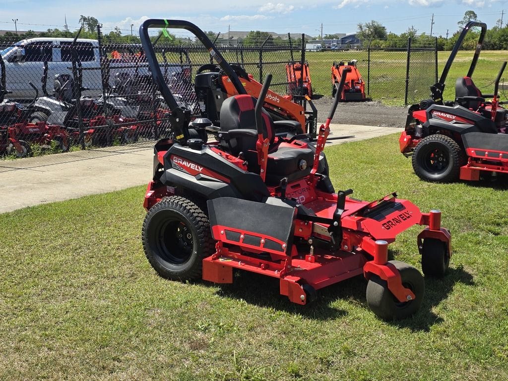 Gravely Pro-Turn 352 Equipment Image0