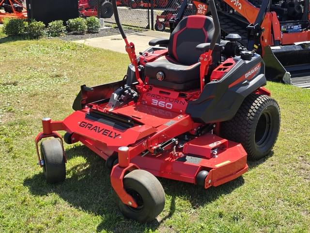 Image of Gravely Pro-Turn 352 equipment image 1
